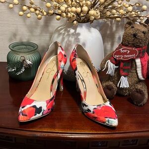 Jessica Simpson floral pumps. Size 61/2M